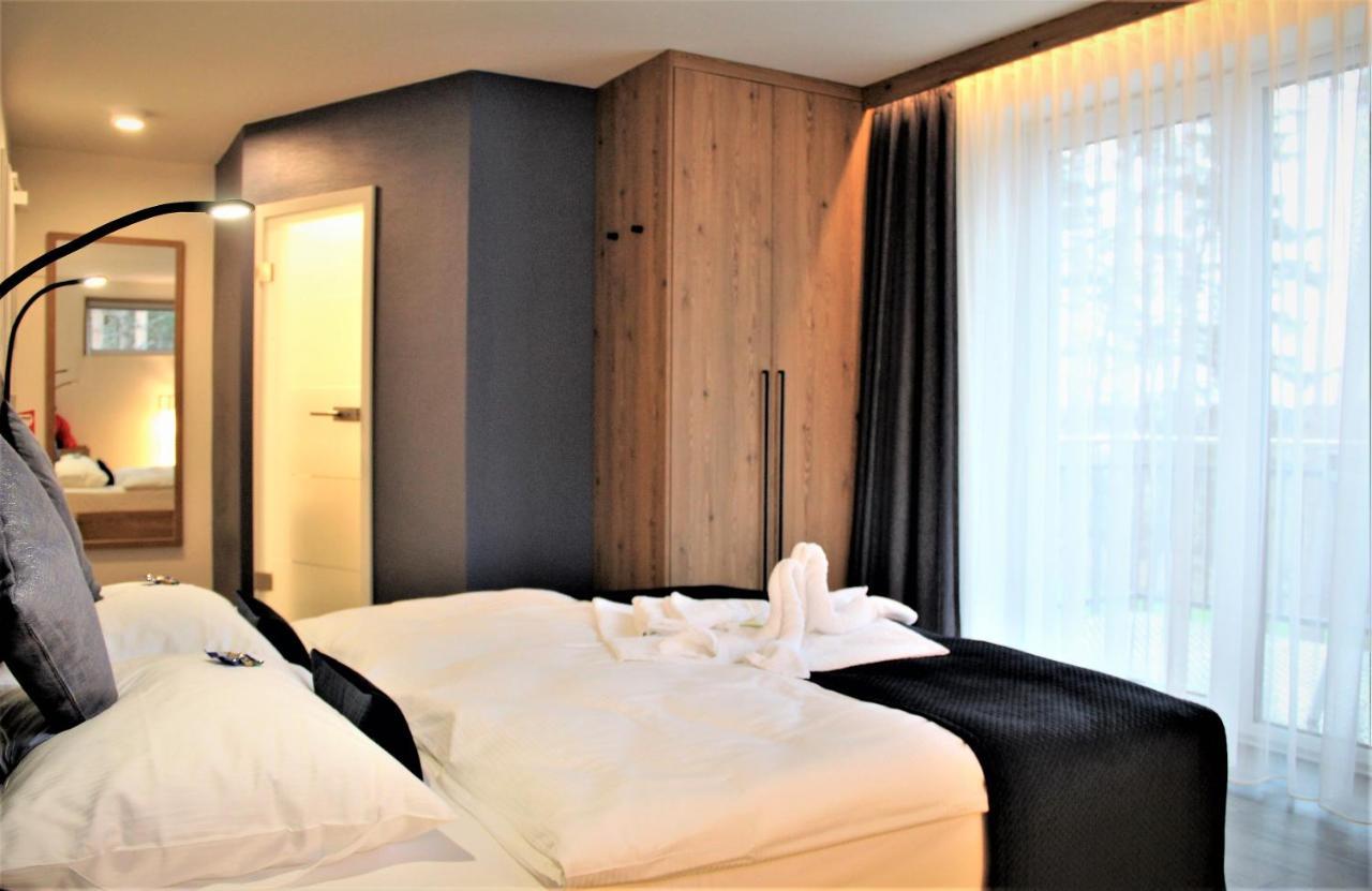 Art & Galerie Hotel Lenz Plauer See Fuenfseen エクステリア 写真