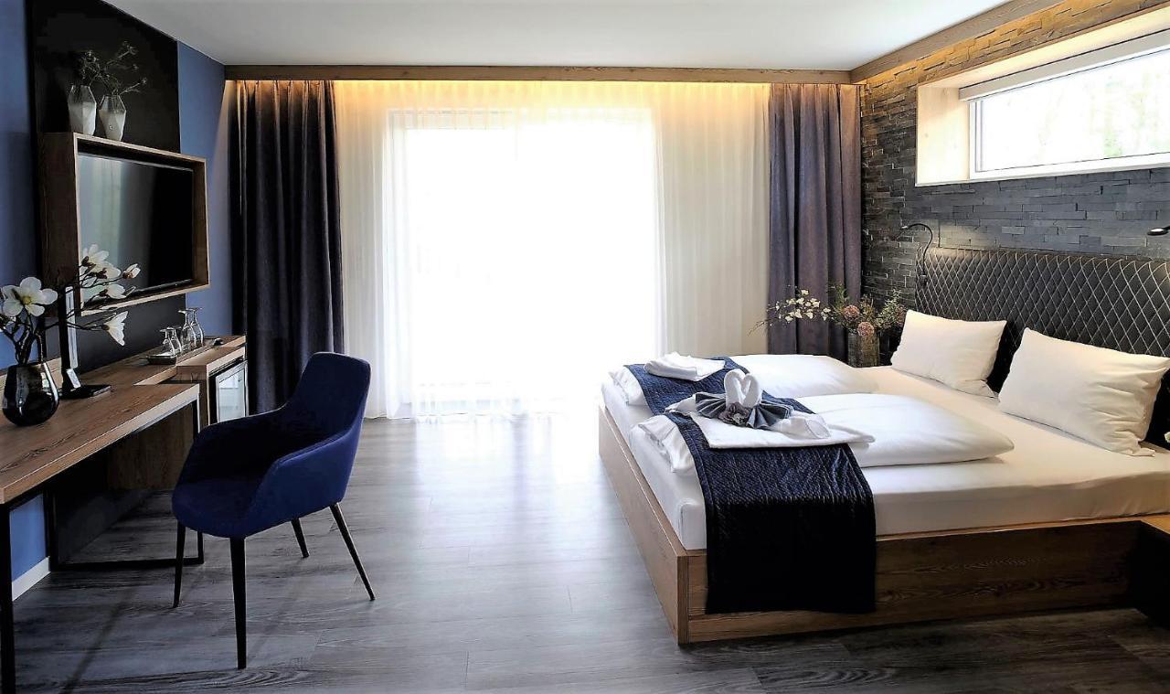 Art & Galerie Hotel Lenz Plauer See Fuenfseen エクステリア 写真
