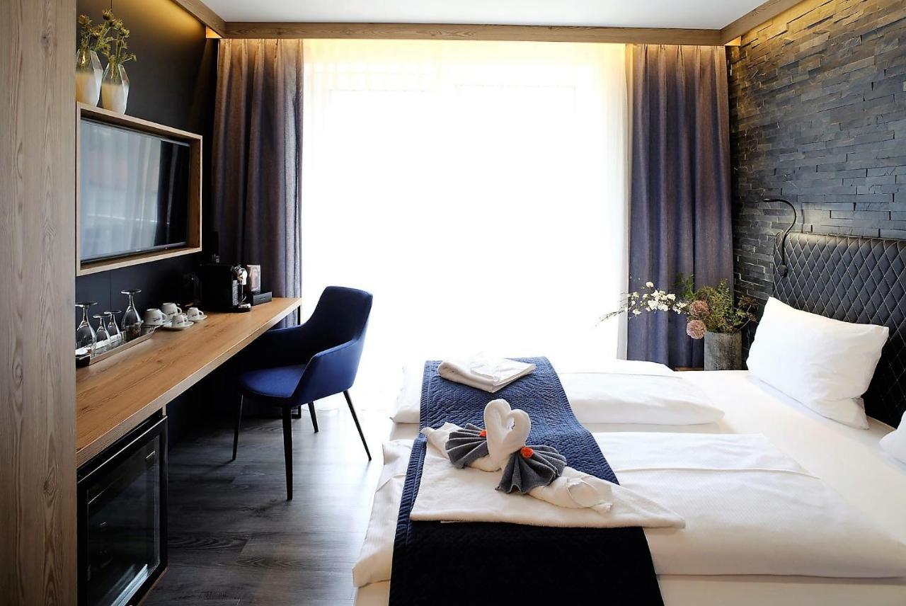 Art & Galerie Hotel Lenz Plauer See Fuenfseen エクステリア 写真