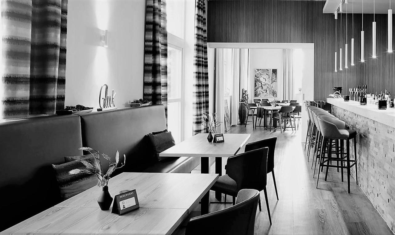 Art & Galerie Hotel Lenz Plauer See Fuenfseen エクステリア 写真