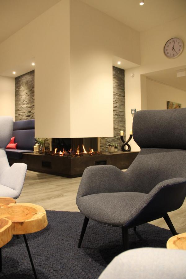 Art & Galerie Hotel Lenz Plauer See Fuenfseen エクステリア 写真