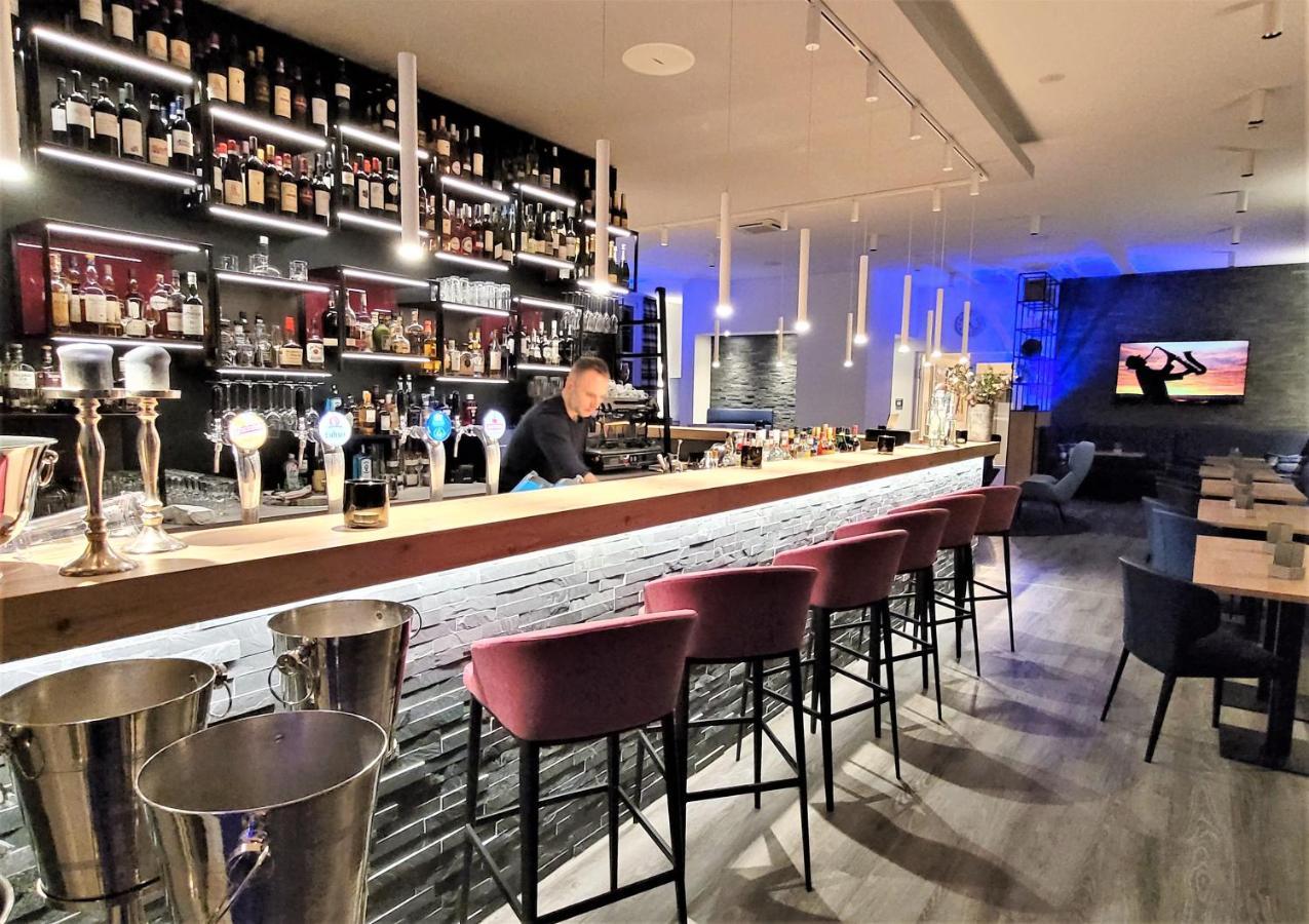 Art & Galerie Hotel Lenz Plauer See Fuenfseen エクステリア 写真