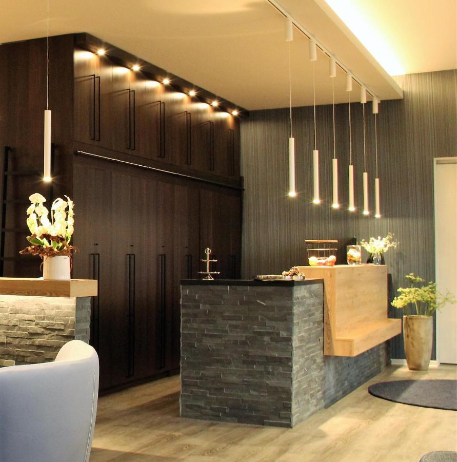 Art & Galerie Hotel Lenz Plauer See Fuenfseen エクステリア 写真
