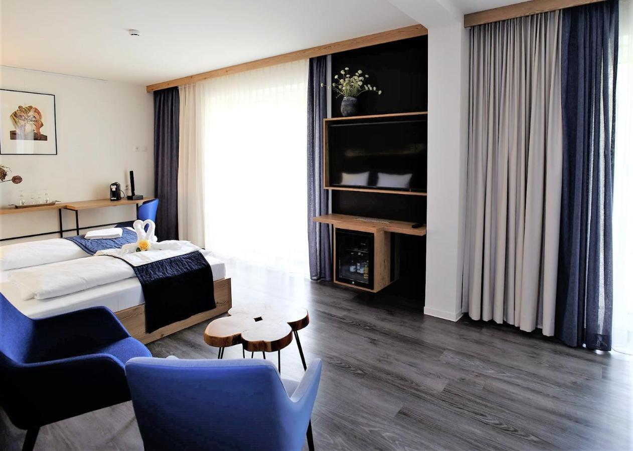 Art & Galerie Hotel Lenz Plauer See Fuenfseen エクステリア 写真