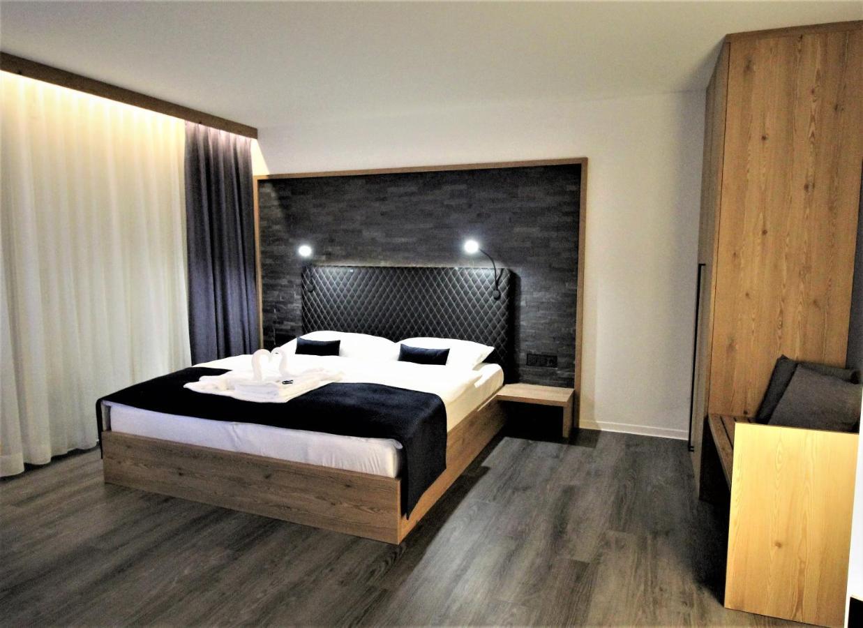 Art & Galerie Hotel Lenz Plauer See Fuenfseen エクステリア 写真