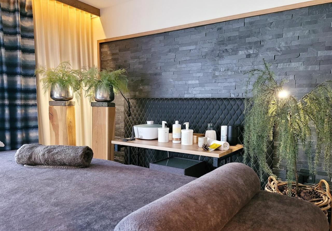Art & Galerie Hotel Lenz Plauer See Fuenfseen エクステリア 写真